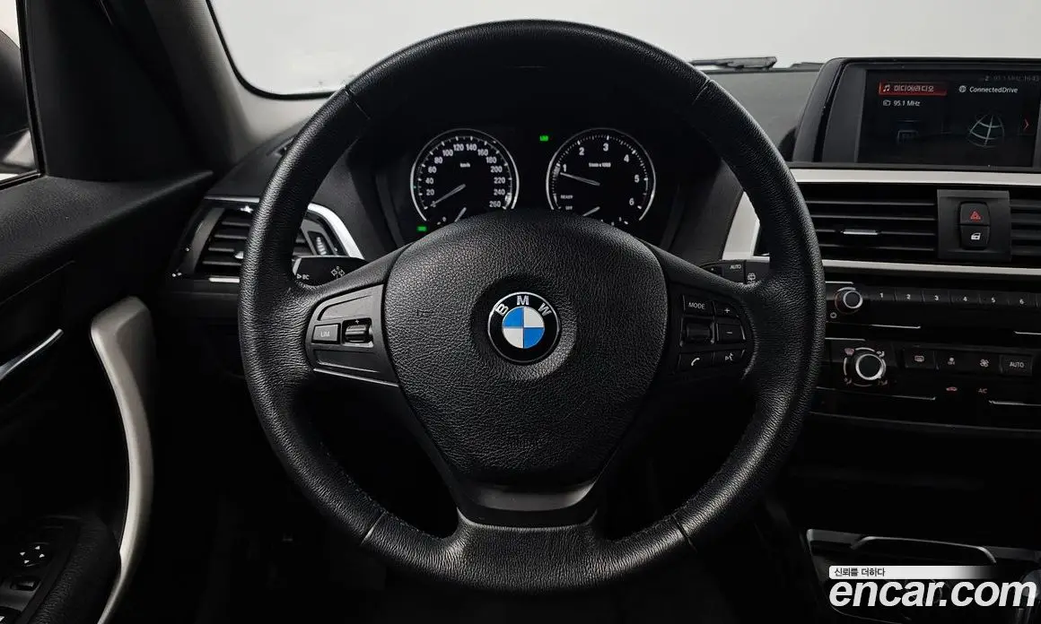 BMW 1 серия 2018 2.0 автомат (гидро), фото 18