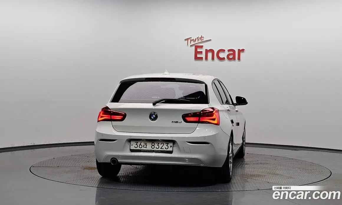 BMW 1 серия 2018 2.0 автомат (гидро), фото 3