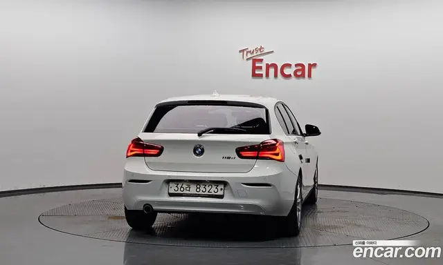 BMW 1 серия 2018 2.0 автомат (гидро), миниатюра 3