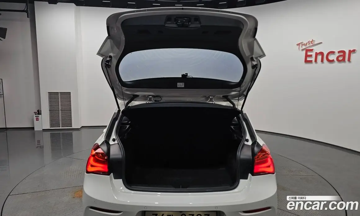 BMW 1 серия 2018 2.0 автомат (гидро), фото 30