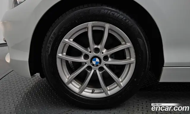 BMW 1 серия 2018 2.0 автомат (гидро), миниатюра 4