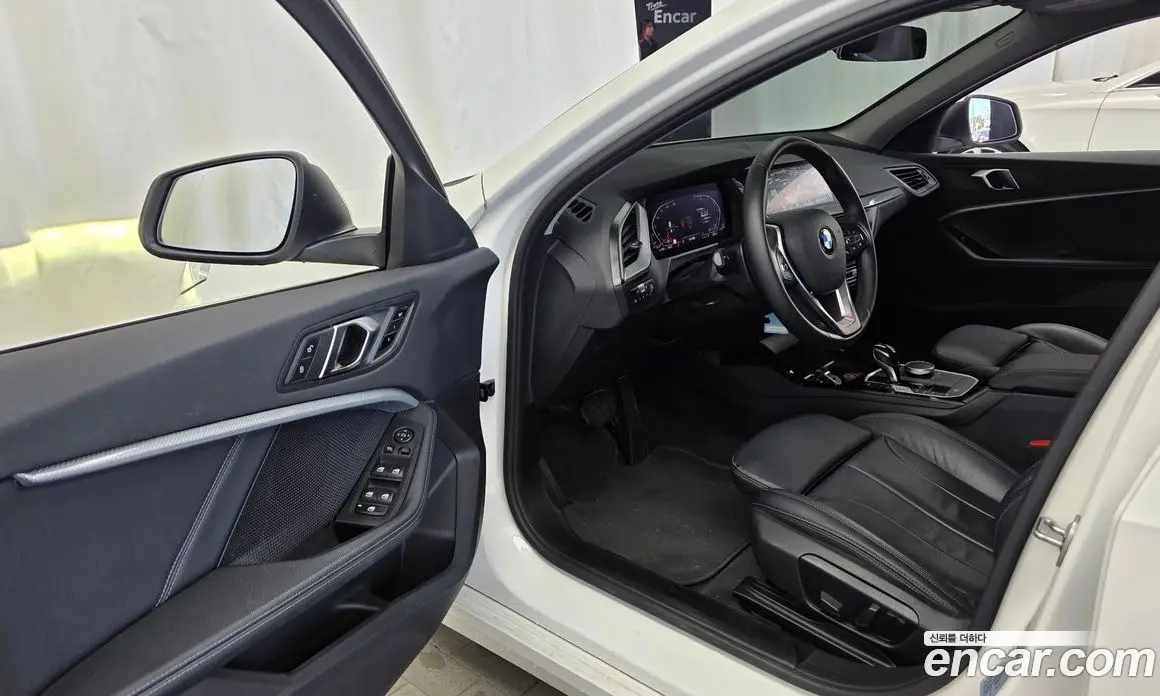 BMW 1 серия 2021 2.0 автомат (гидро), фото 13