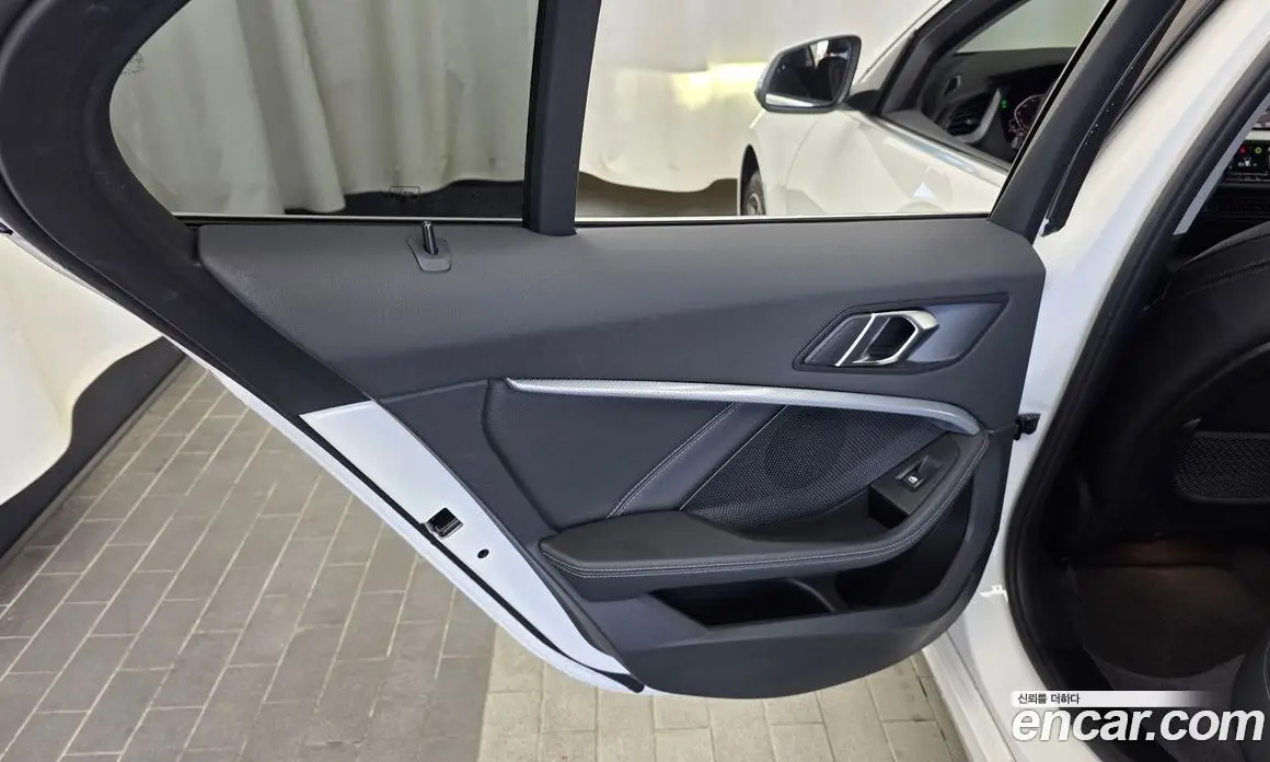 BMW 1 серия 2021 2.0 автомат (гидро), фото 15