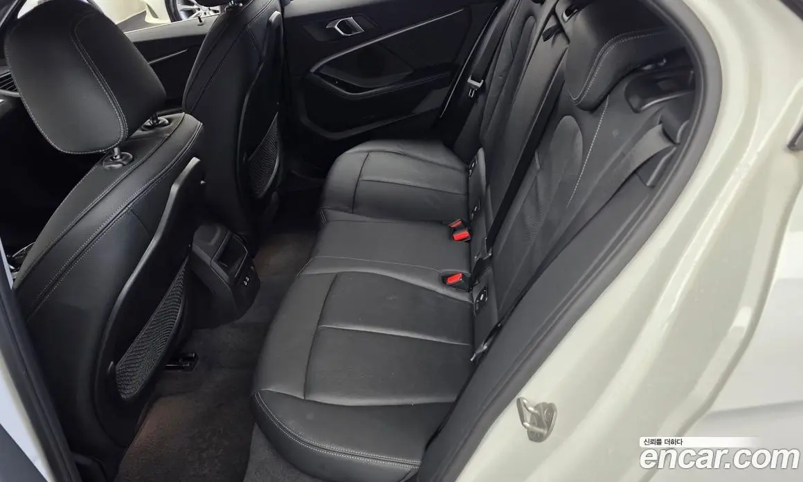 BMW 1 серия 2021 2.0 автомат (гидро), фото 16