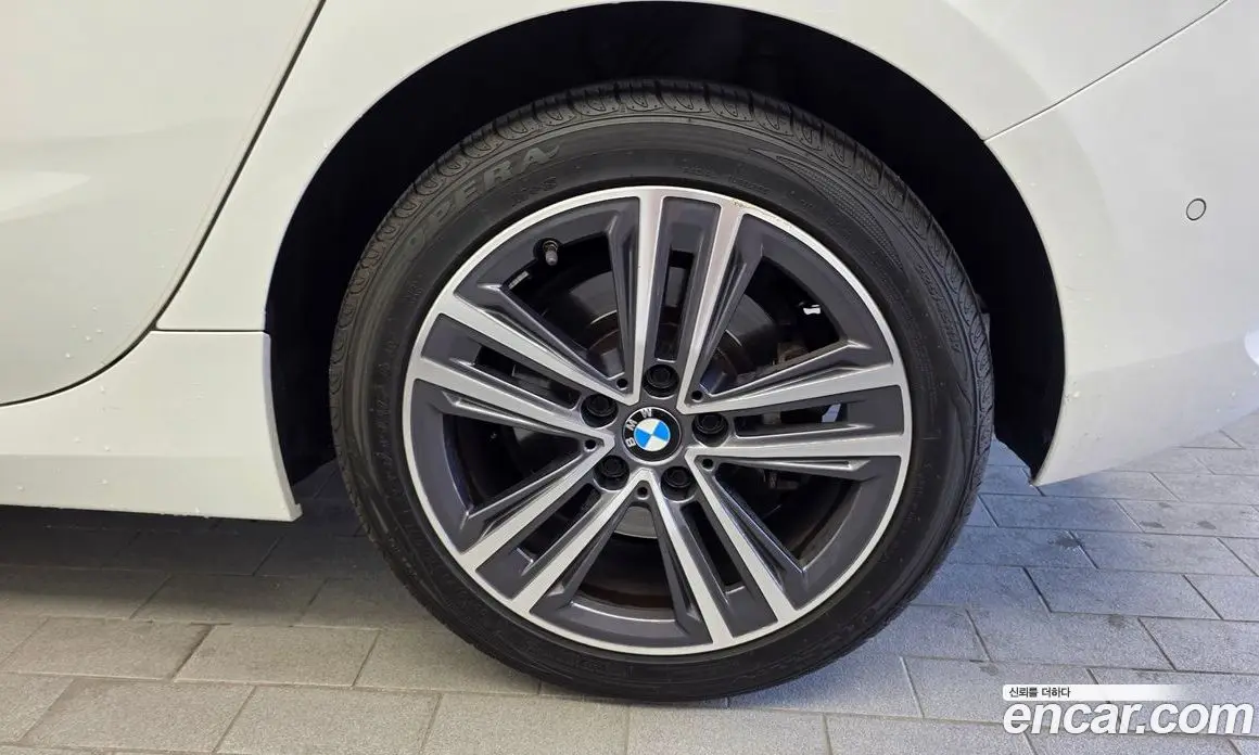 BMW 1 серия 2021 2.0 автомат (гидро), фото 7