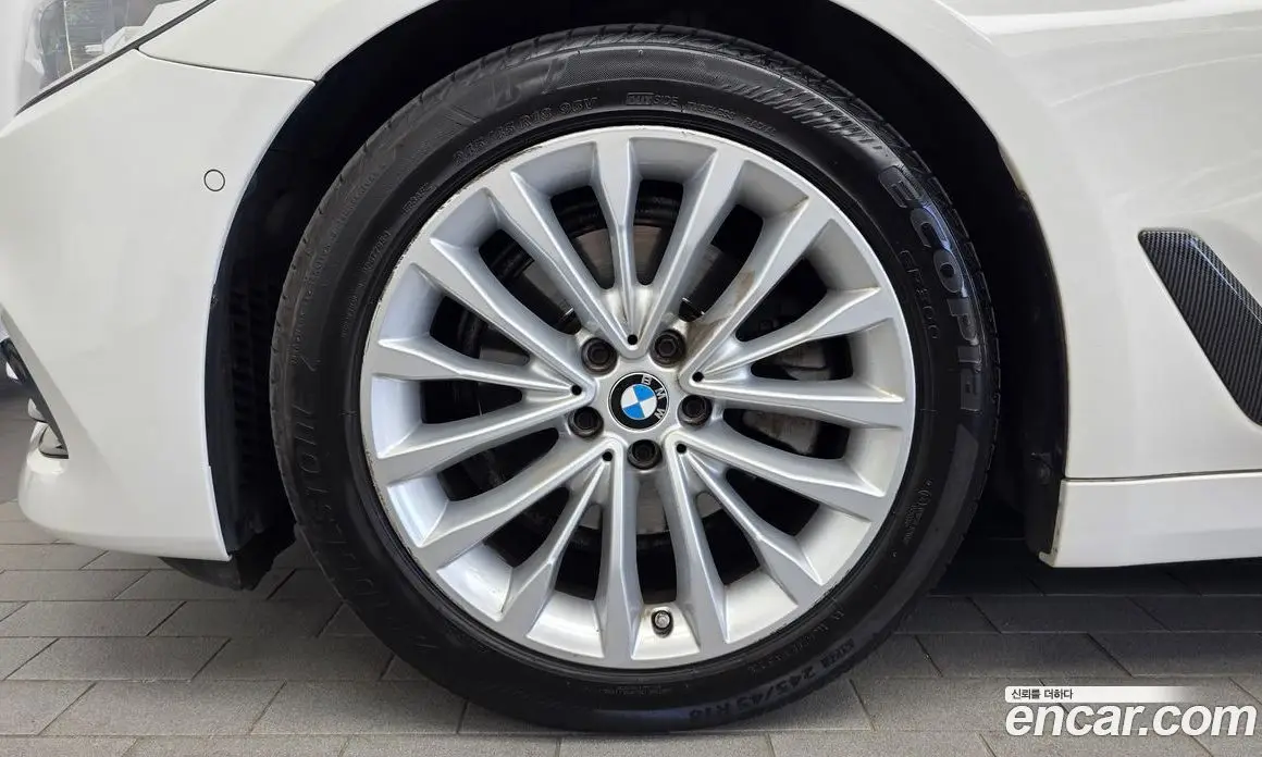 BMW 5 серия 2018 2.0 автомат (гидро), фото 5