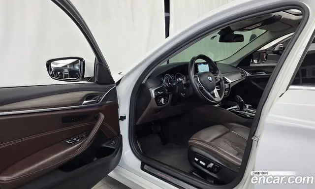 BMW 5 серия 2018 2.0 автомат (гидро), миниатюра 10