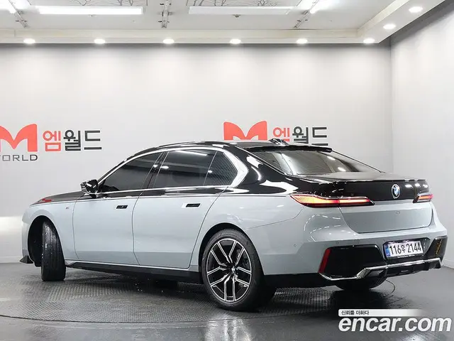 BMW 7 серия 2023 3.0 автомат (гидро), миниатюра 2