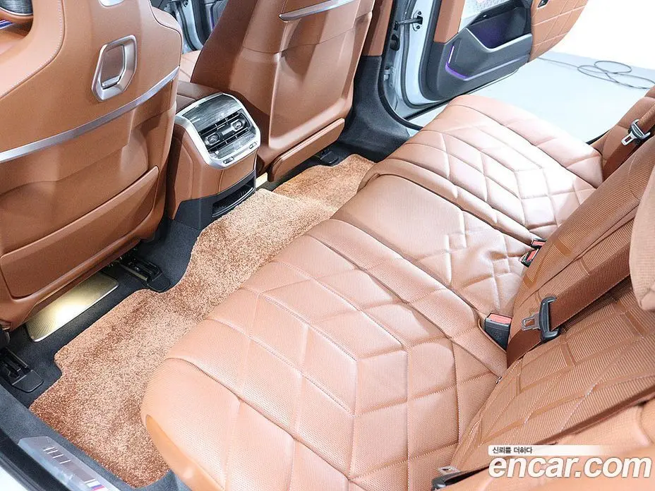 BMW 7 серия 2023 3.0 автомат (гидро), фото 15