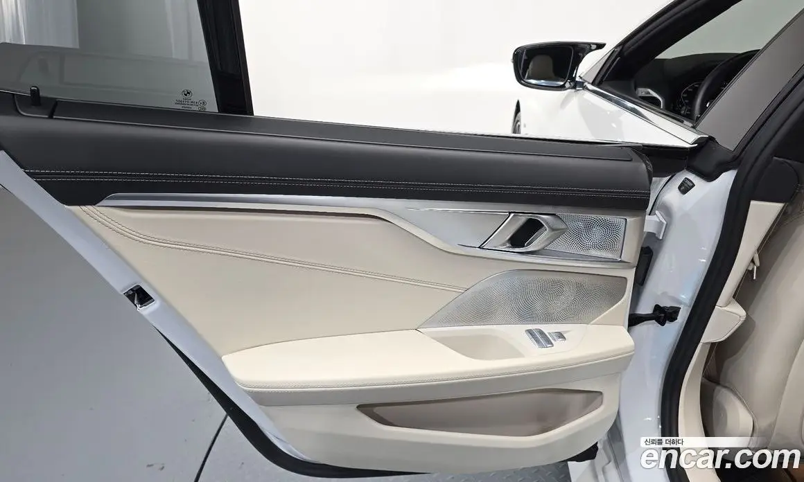 BMW 8 серия 2024 4.4 автомат (гидро), фото 15