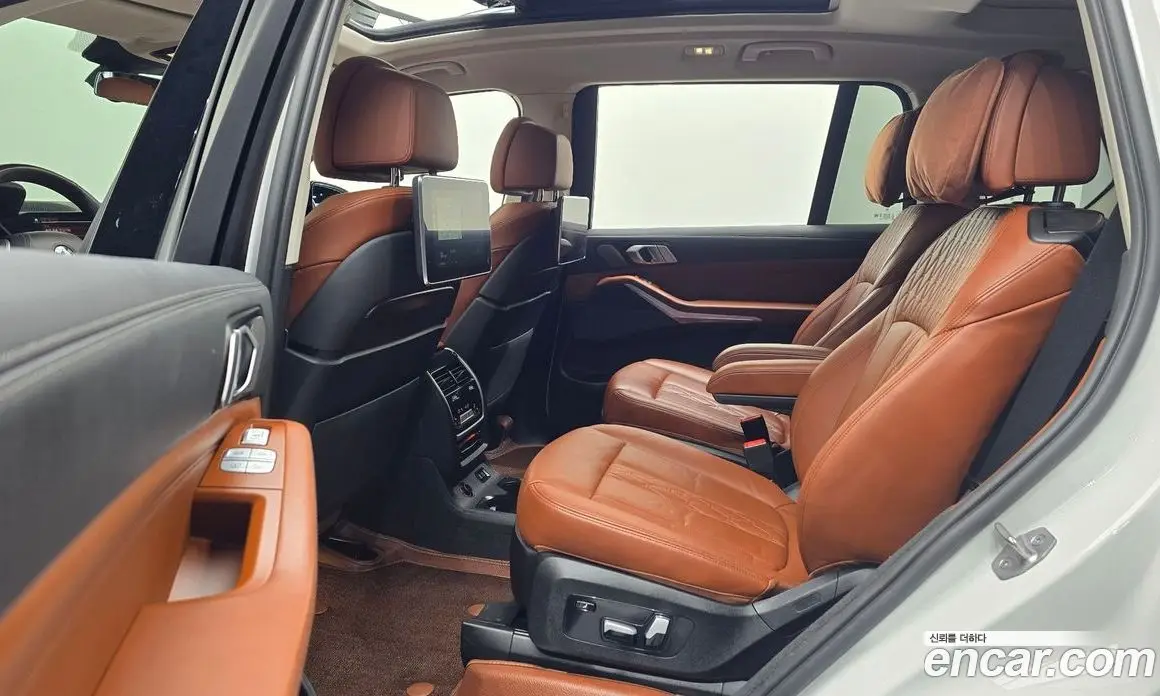 BMW X7 2022 3.0 автомат (гидро), фото 12
