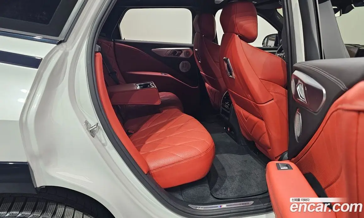 BMW XM 2023 4.4 автомат (гидро), фото 17 BMW XM 2023 4.4 автомат (гидро), фото 17