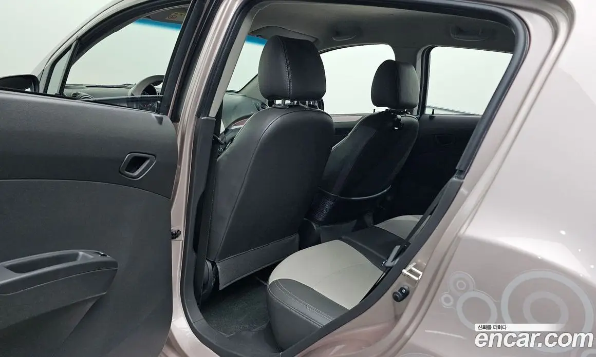 Chevrolet Spark 2012 1.0 автомат (гидро), фото 11
