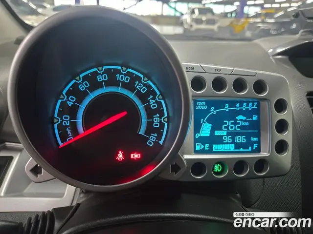 Chevrolet Spark 2012 1.0 автомат (гидро), миниатюра 8