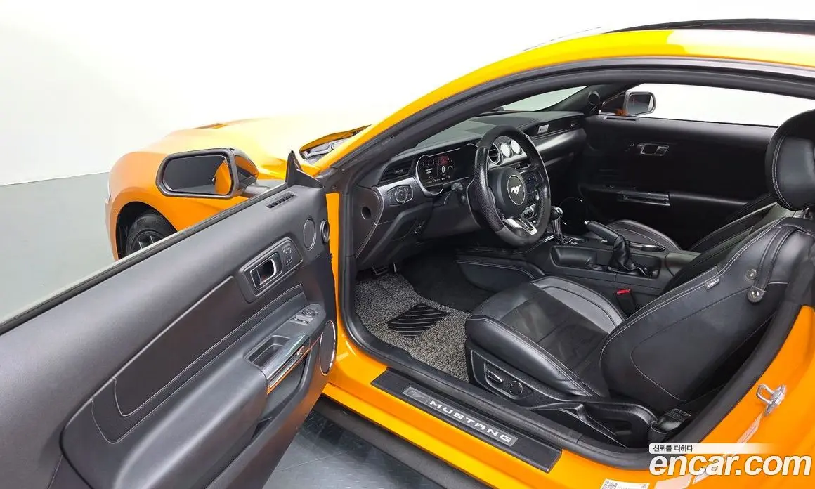 Ford Mustang 2019 2.3 автомат (гидро), фото 13