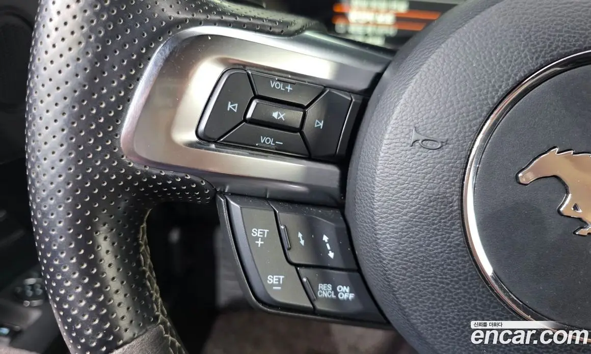 Ford Mustang 2019 2.3 автомат (гидро), фото 24
