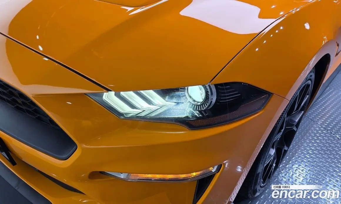 Ford Mustang 2019 2.3 автомат (гидро), фото 8