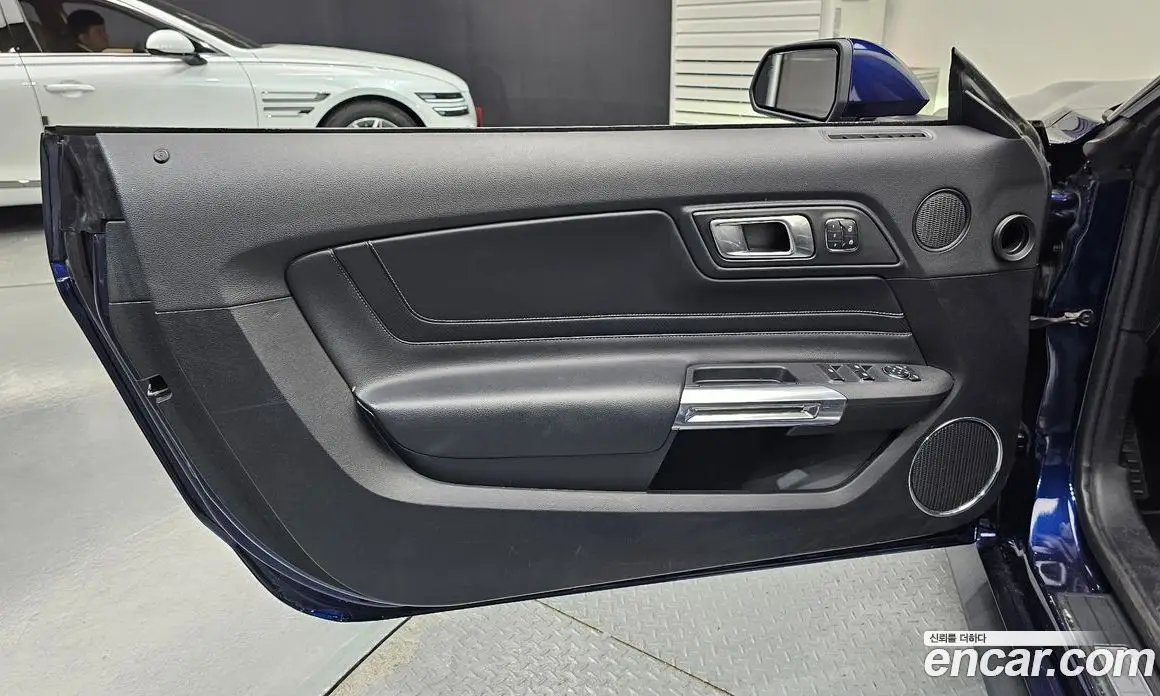 Ford Mustang 2019 2.3 автомат (гидро), фото 14