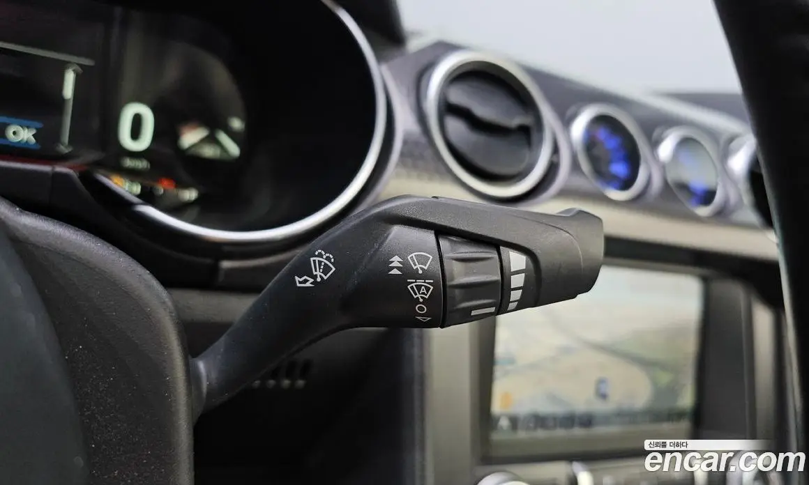 Ford Mustang 2019 2.3 автомат (гидро), фото 25