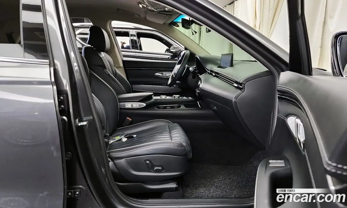 Genesis GV70 2023 2.5 автомат (гидро), фото 11