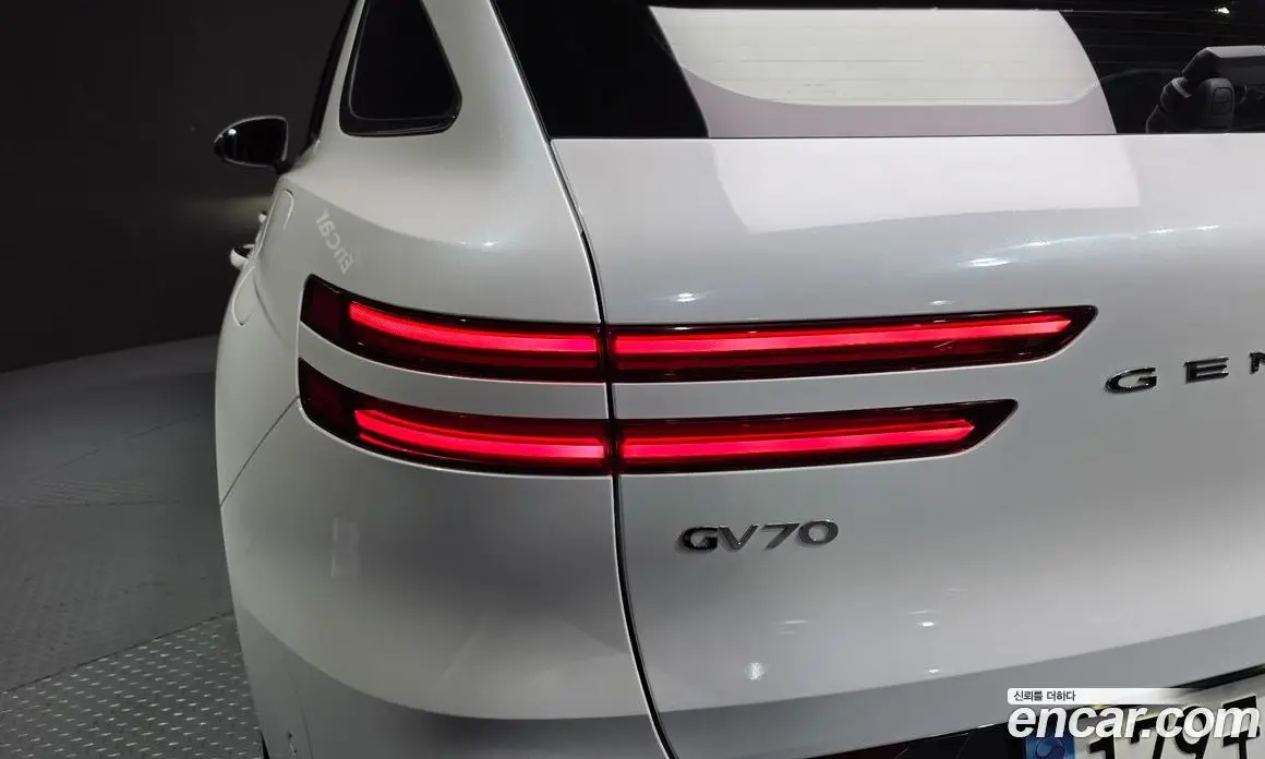 Genesis GV70 2024 2.5 автомат (гидро), фото 9