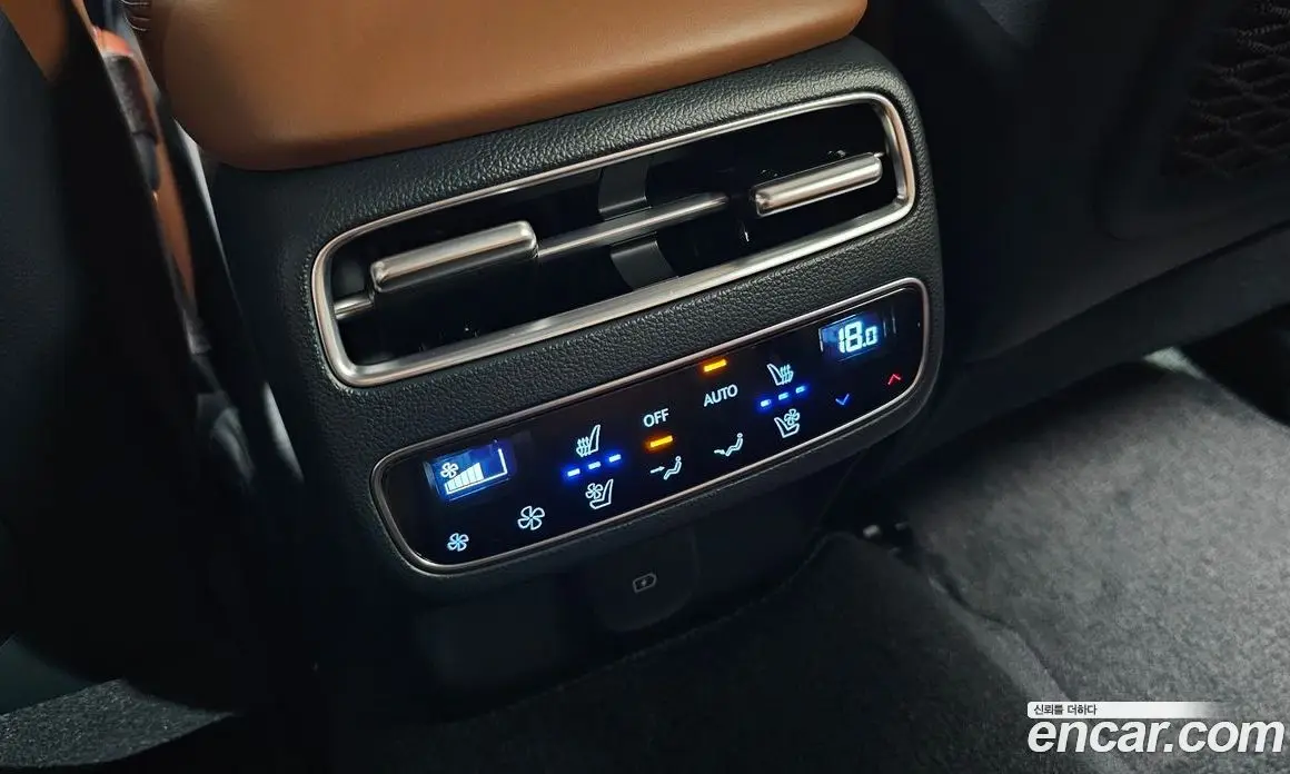 Genesis GV70 2025 2.5 автомат (гидро), фото 17 Genesis GV70 2025 2.5 автомат (гидро), фото 17