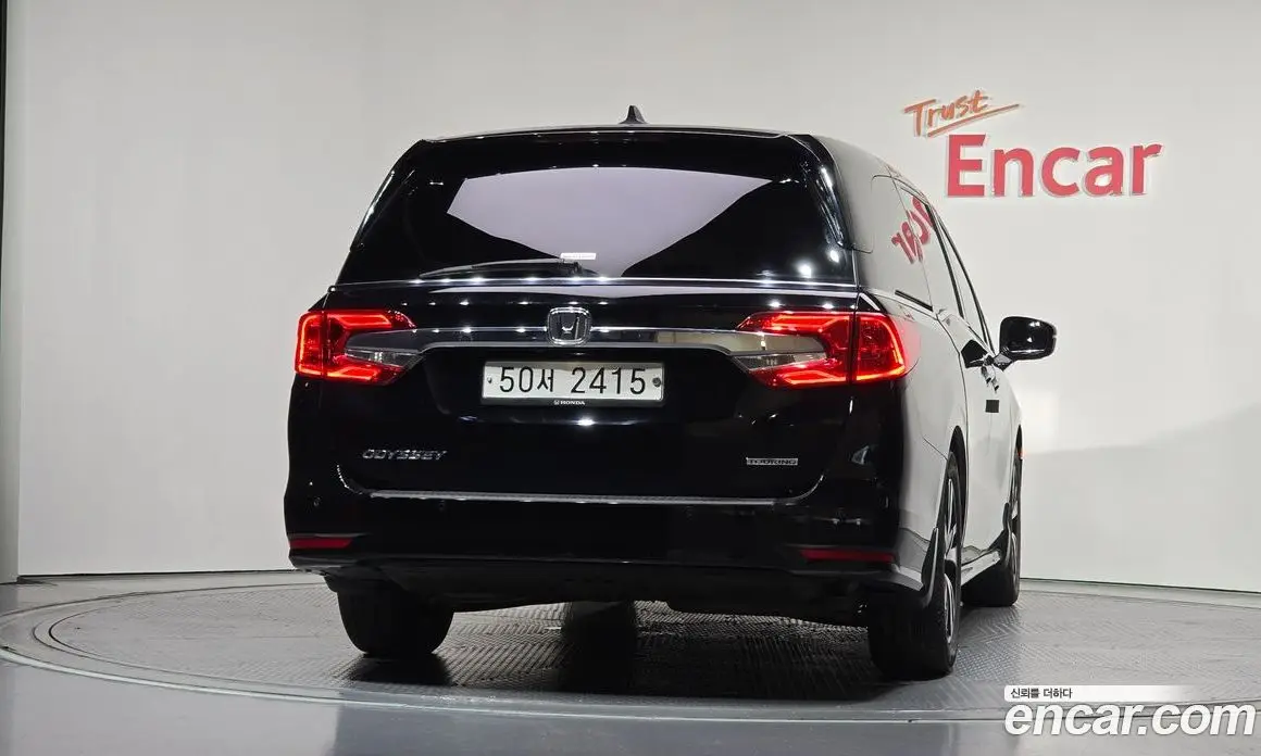 Honda Odyssey 2017 3.5 автомат (гидро), фото 4