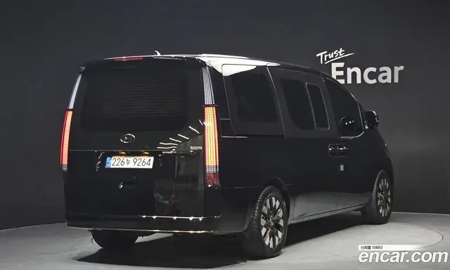 Hyundai Staria 2023 2.2 автомат (гидро), миниатюра 2