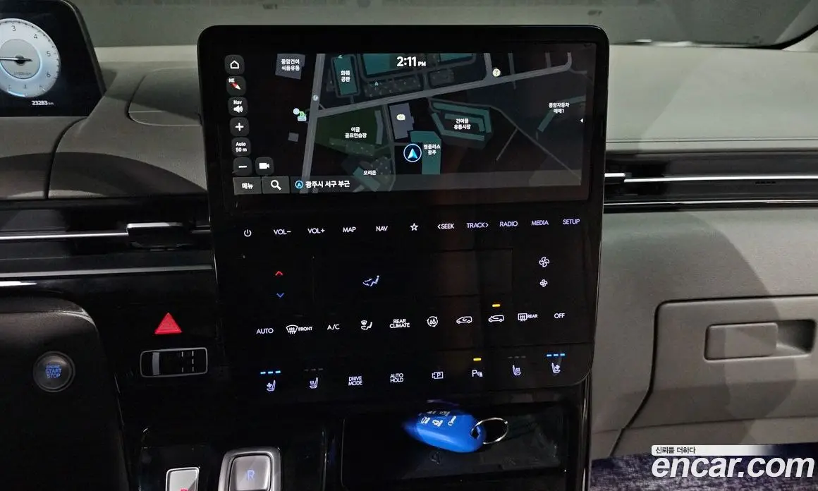 Hyundai Staria 2023 2.2 автомат (гидро), фото 14