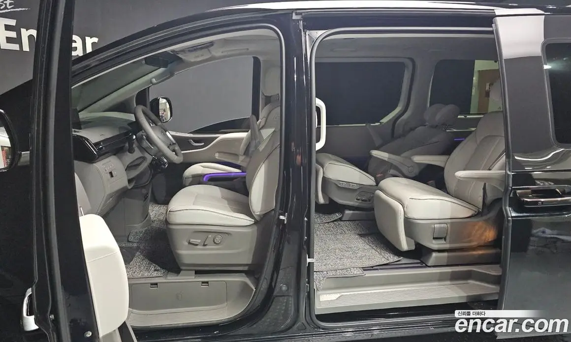 Hyundai Staria 2023 2.2 автомат (гидро), фото 10