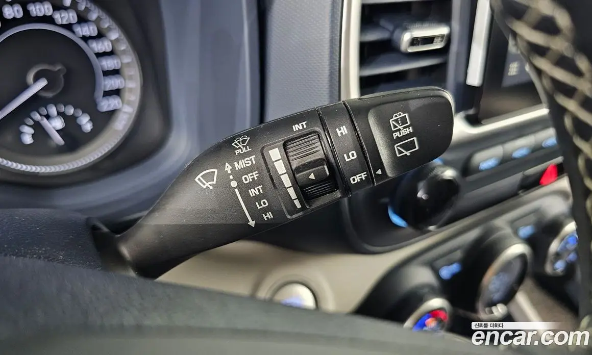 Hyundai Venue 2021 1.6 автомат (гидро), фото 27