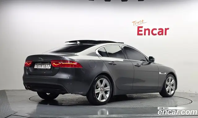 Jaguar XE 2016 2.0 автомат (гидро), миниатюра 2 Jaguar XE 2016 2.0 автомат (гидро), миниатюра 2