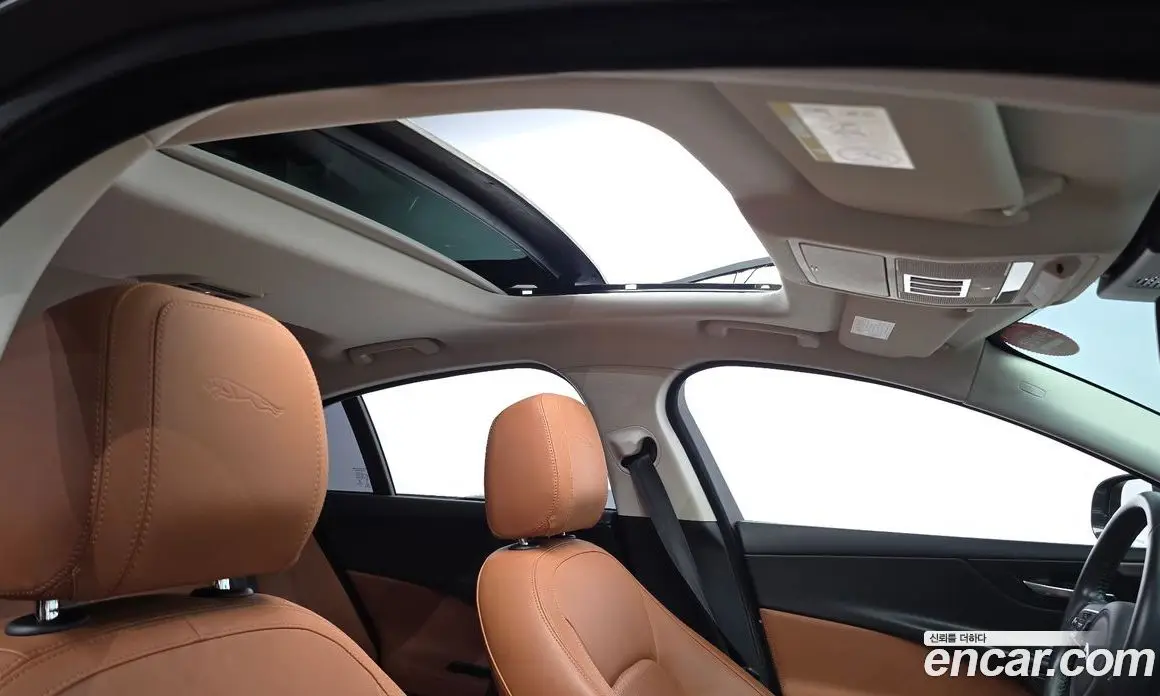 Jaguar XE 2016 2.0 автомат (гидро), фото 19 Jaguar XE 2016 2.0 автомат (гидро), фото 19