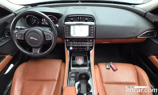 Jaguar XE 2016 2.0 автомат (гидро), миниатюра 7 Jaguar XE 2016 2.0 автомат (гидро), миниатюра 7