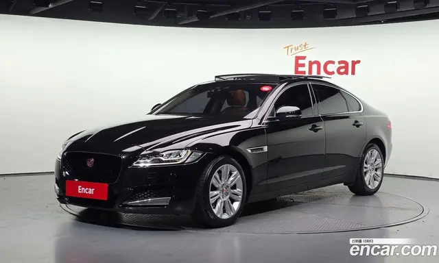 Jaguar XF 2017 2.0 автомат (гидро), миниатюра 1 Jaguar XF 2017 2.0 автомат (гидро), миниатюра 1