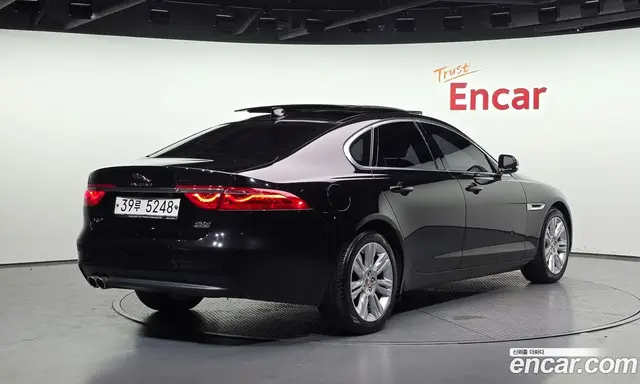 Jaguar XF 2017 2.0 автомат (гидро), миниатюра 2 Jaguar XF 2017 2.0 автомат (гидро), миниатюра 2