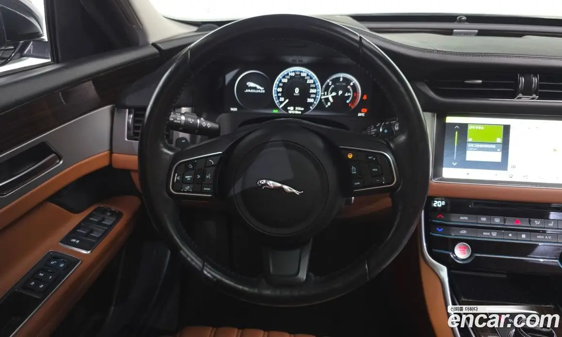 Jaguar XF 2017 2.0 автомат (гидро), фото 13 Jaguar XF 2017 2.0 автомат (гидро), фото 13