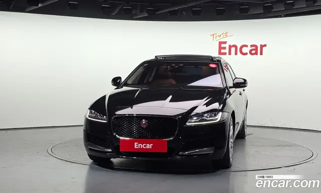 Jaguar XF 2017 2.0 автомат (гидро), миниатюра 3 Jaguar XF 2017 2.0 автомат (гидро), миниатюра 3
