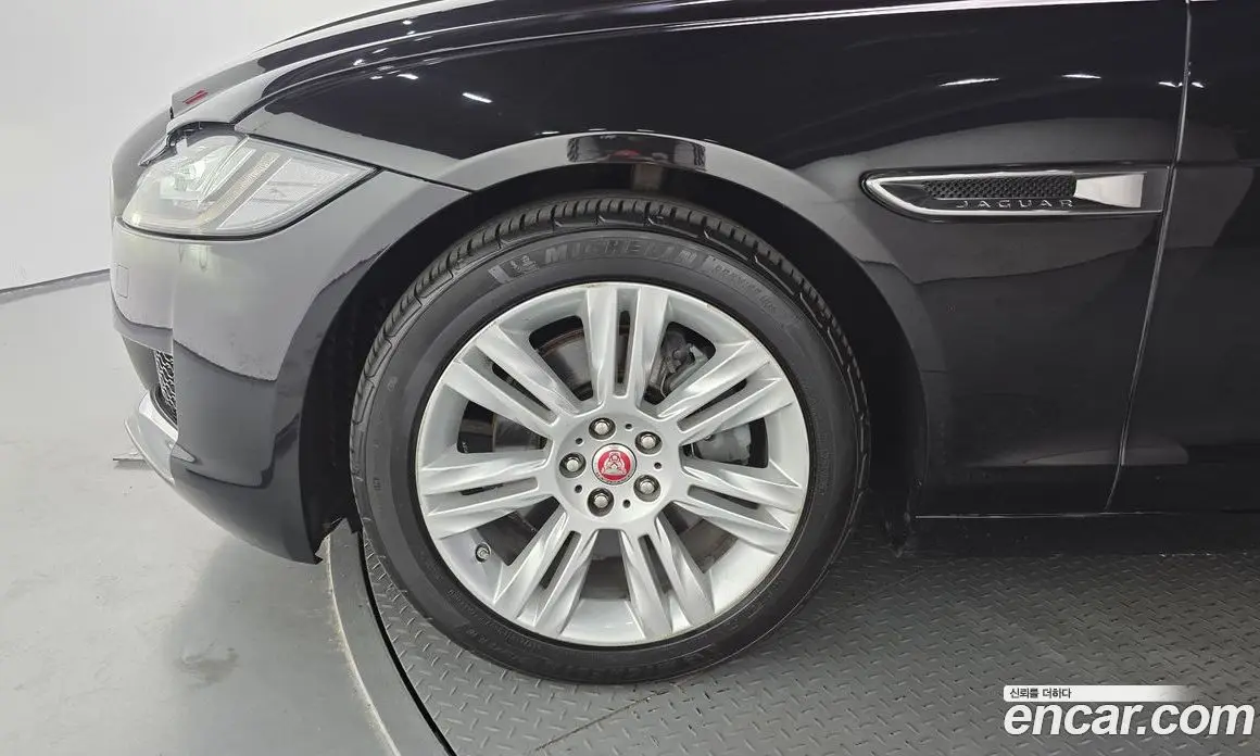 Jaguar XF 2017 2.0 автомат (гидро), фото 5 Jaguar XF 2017 2.0 автомат (гидро), фото 5