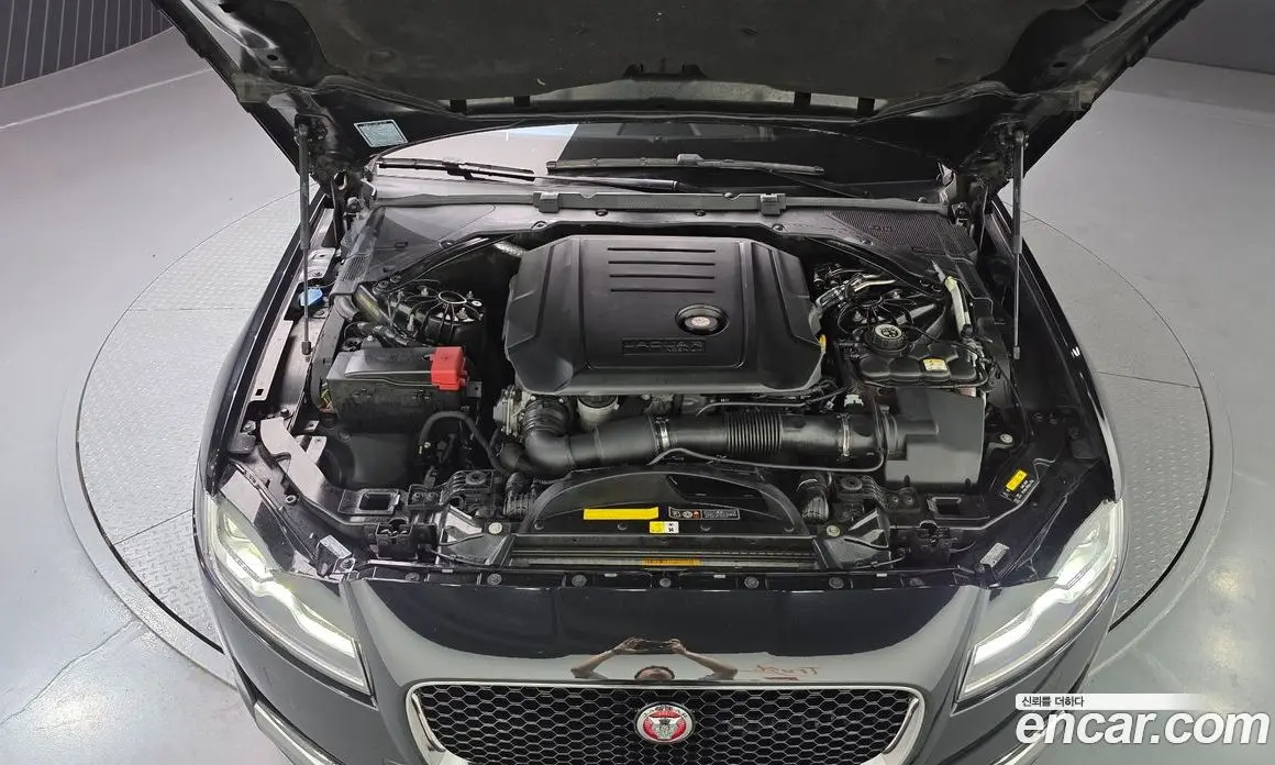 Jaguar XF 2017 2.0 автомат (гидро), фото 6 Jaguar XF 2017 2.0 автомат (гидро), фото 6