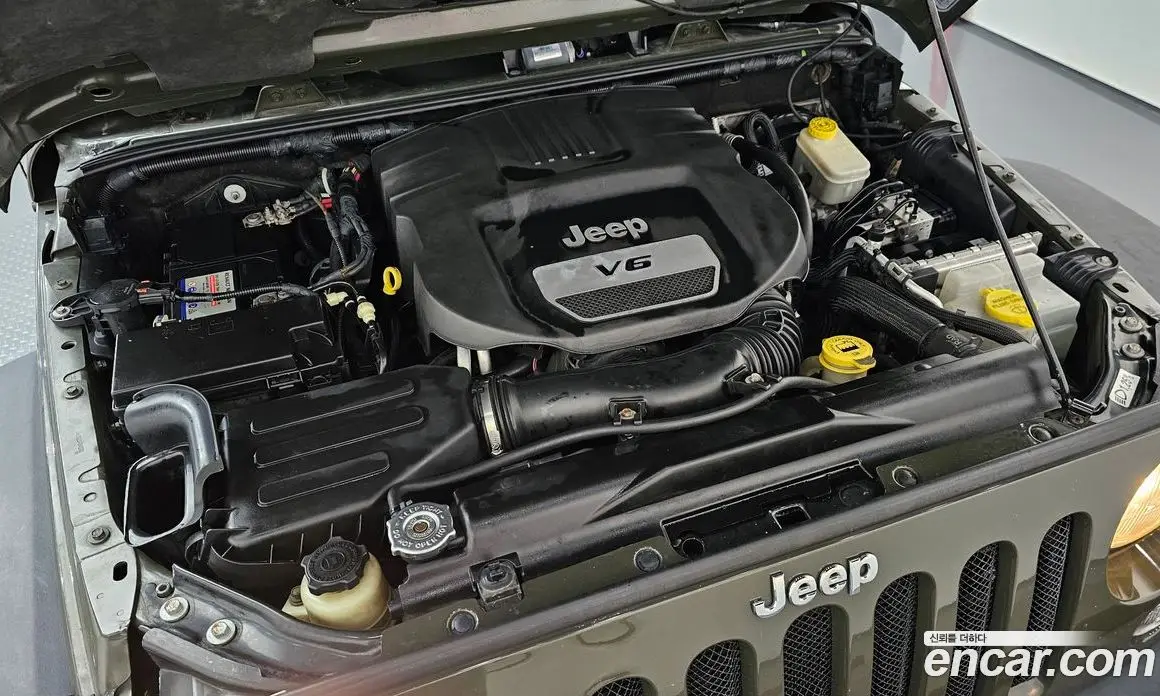 Jeep Wrangler 2015 3.6 автомат (гидро), фото 6