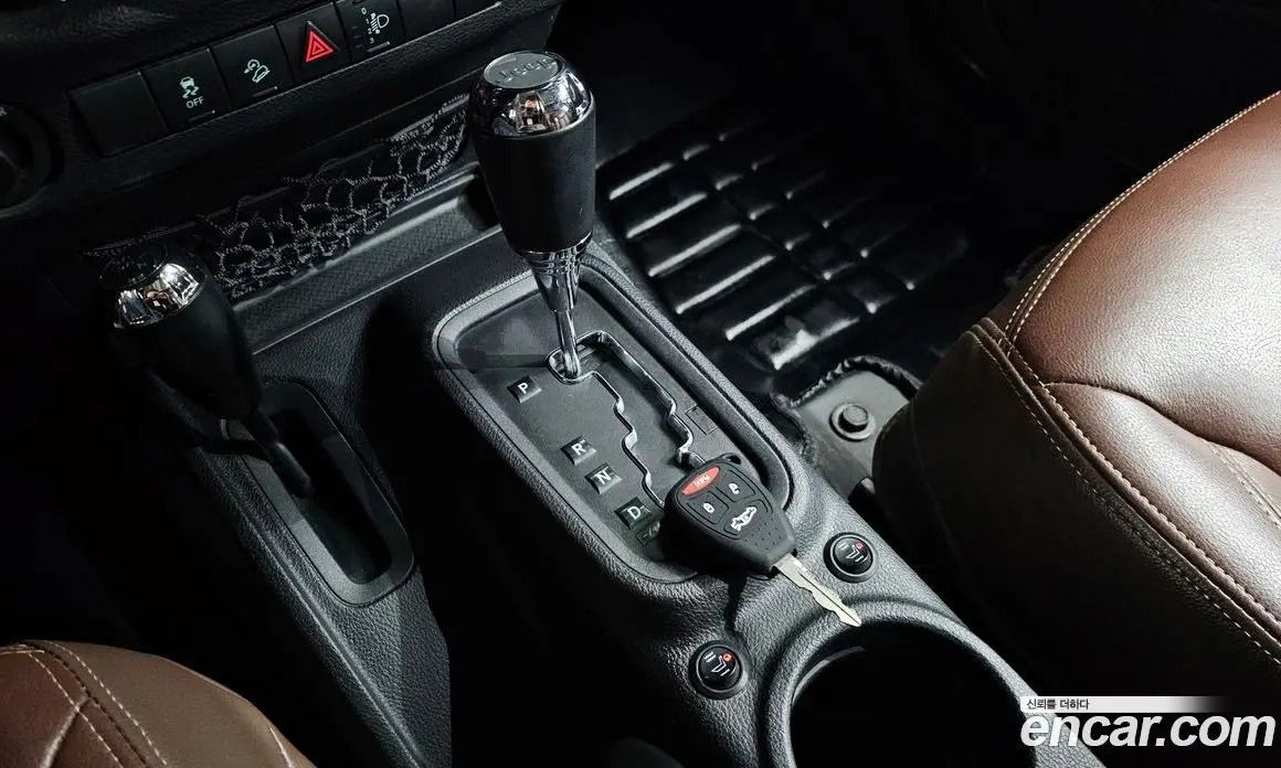 Jeep Wrangler 2015 3.6 автомат (гидро), фото 9