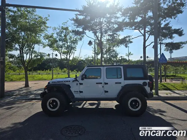 Jeep Wrangler 2020 2.0 автомат (гидро), миниатюра 3