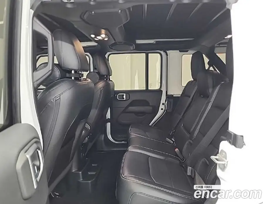 Jeep Wrangler 2023 2.0 автомат (гидро), фото 12