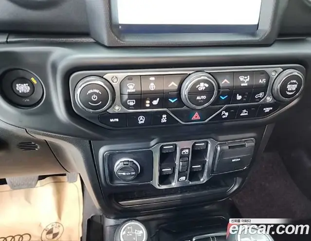 Jeep Wrangler 2023 2.0 автомат (гидро), миниатюра 10