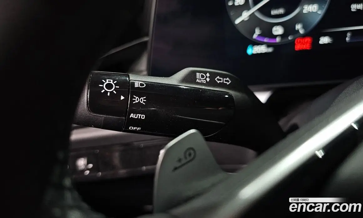 Kia Niro 2023 0.2 автомат (гидро), фото 28