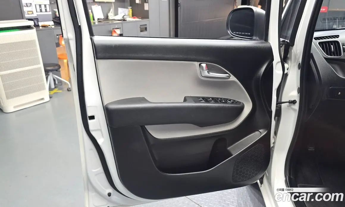 Kia Ray 2022 1.0 автомат (гидро), фото 14