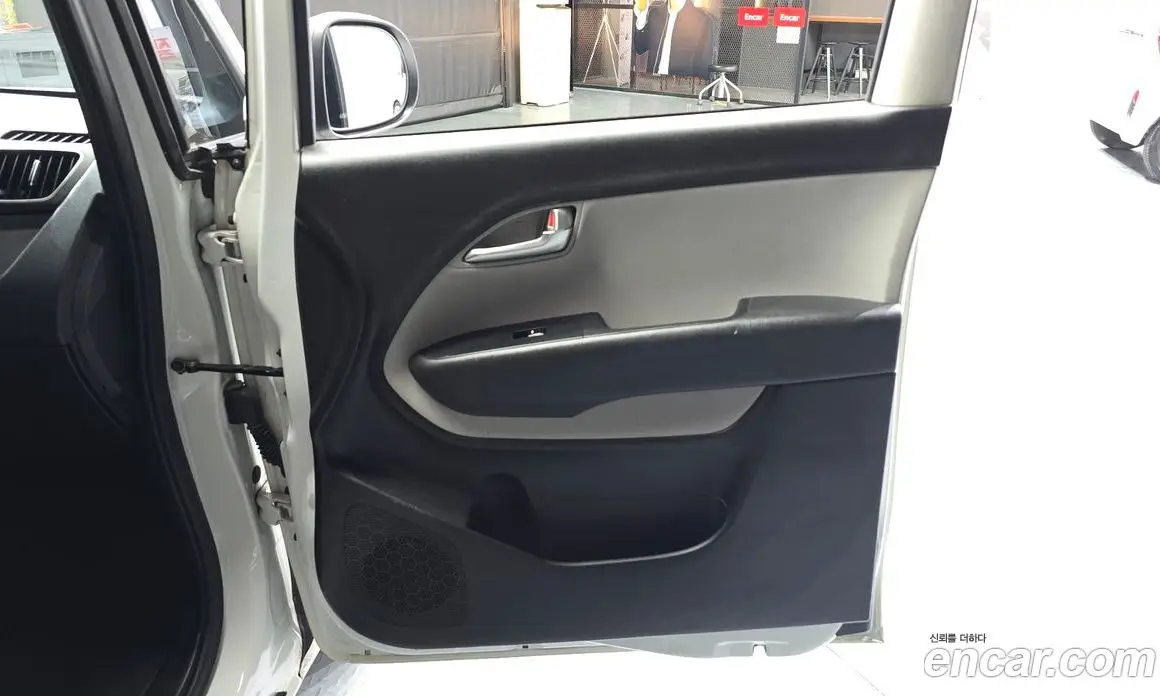 Kia Ray 2022 1.0 автомат (гидро), фото 15