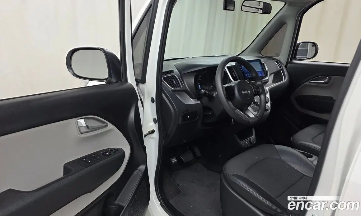 Kia Ray 2022 1.0 автомат (гидро), фото 10