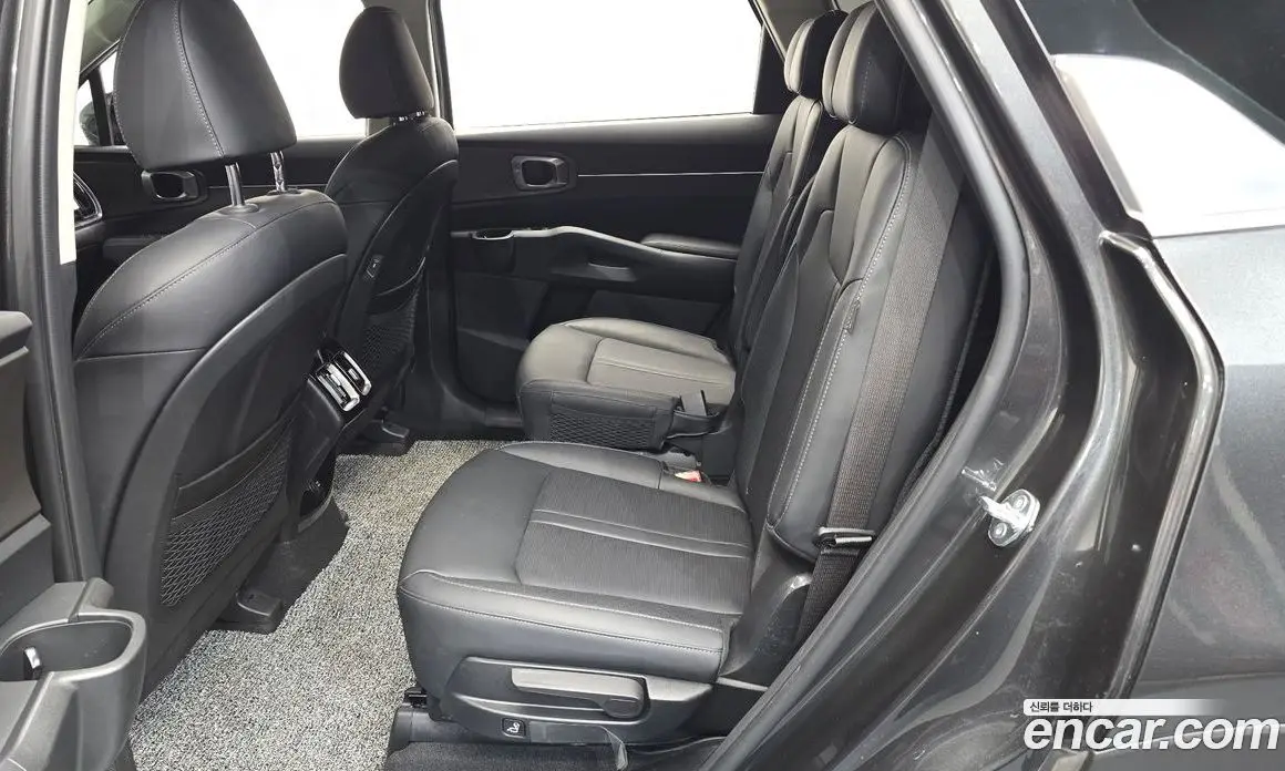 Kia Sorento 2023 2.2 автомат (гидро), фото 11